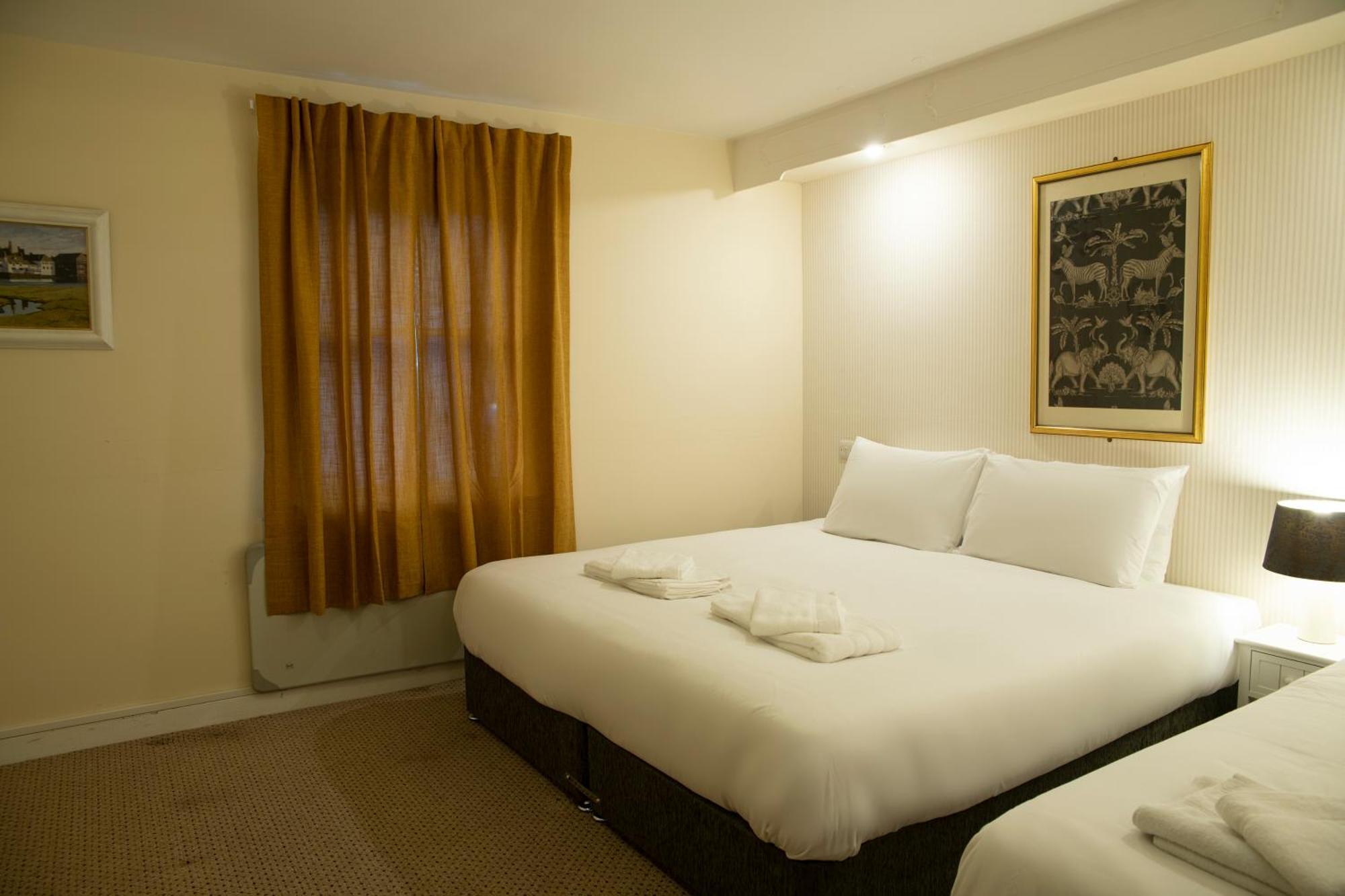 Douglas Arms Hotel قلعة دوغلاس الغرفة الصورة